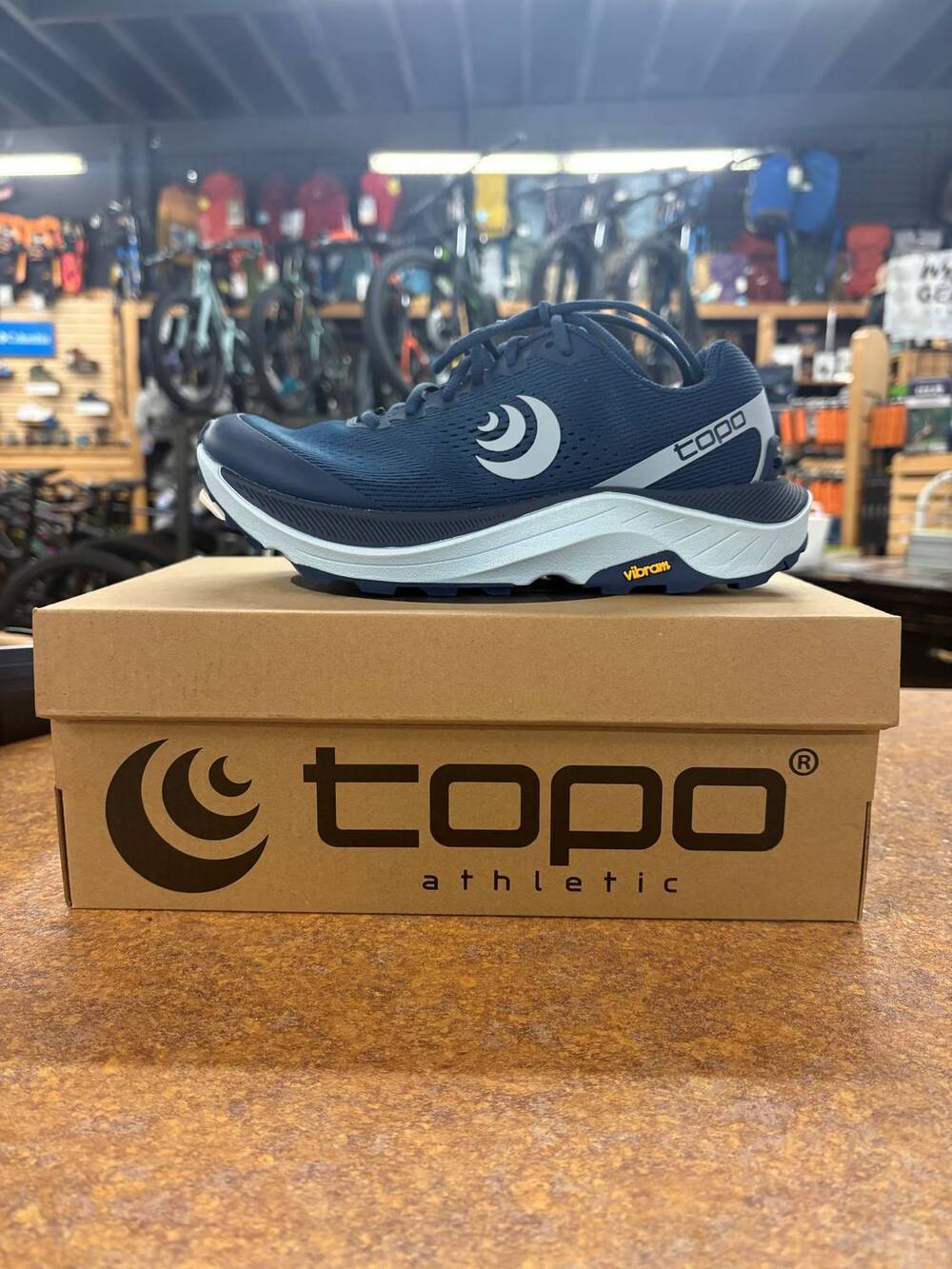 NEW TOPO ATHLETIC women's ultraventure 3 shoes in navy/blue